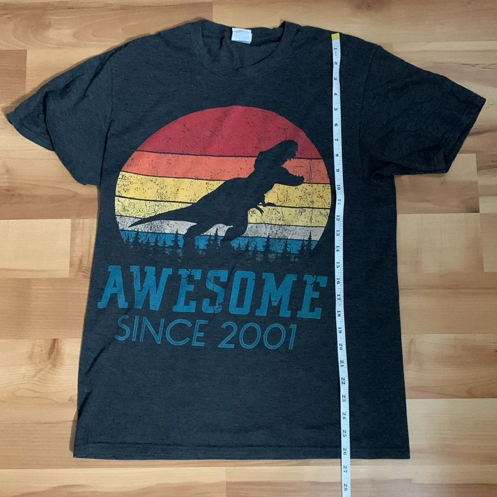 medium t-shirt - Picture 5 of 5